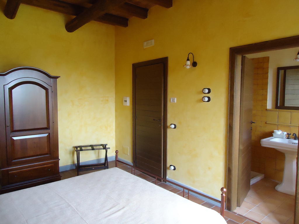 Agrituirsmo Masseria Campierti Falciano del Massico Bilik gambar